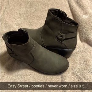Easy Street Women’s Booties- size 9.5 NEVER WORN